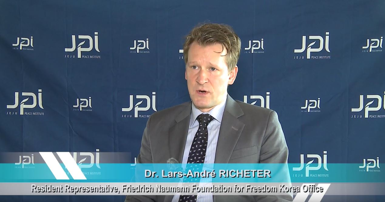 Integration of Political and Economic Migrants with Respect to Refugees in Europe and Korea & Peace (Dr. Lars André RICHETER)